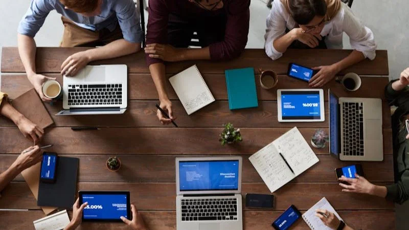 w, tags: multilingual content - images.pexels.com